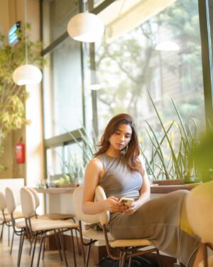 Natasha Bharadwaj Instagram - sunshine,a  winter morning and a cup of joe! 
🥨🤎🥓

📸 @iam_rajinamdar