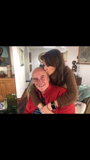 Natasha Klauss Instagram - Eres vitamina para mi vida ! 
Señor @cao.jorge sabe muy bien lo que ha significado su presencia en mi vida , es más de una década de amistad , amor fraternal , admiración , respeto y sobretodo ese amor incondicional que traspasa el tiempo y el espacio ❤️
Te amo “ papi” como siempre te he dicho y solo deseo que la vida nos siga regalando más momentos , años y vivencias en esta vida 🙏
Te abrazo y te honro hoy Dia de tu santo ❤️
Te amo y feliz cumpleaños 🎉🎂🥳