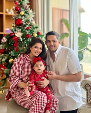Natasha Luthra Instagram - First christmas as a family of three ♥️ Just soaking in all the love & giggles 🤭🥹! Merry Christmas everyone 🤗✨