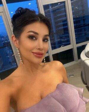 Nathalie Hart Instagram - Philippine Cancer Society Ball 
Wearing @reneesalud 👗