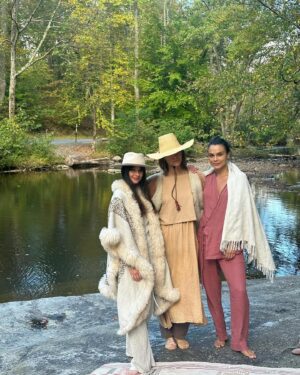 Nathalie Kelley Instagram - I’ve been deep in a creative portal so I never got around to telling everyone that I turned 40 in the most hilarious way possible: fighting a full body allergic reaction, my constant discomfort softened by the presence of my sweetest friends.  It was the least glamorous but most deeply nourishing week of my life. Tea, swimming holes, fall foliage, delicious home cooked food topped off by some interpretive dancing to Enigma. I hope the rest of this decade is as full of love, laughter, delight and rest as this week was… minus the hives please! #latelibrabirthday post🐝🌺🍵