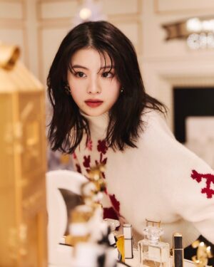 Natsuki Deguchi Instagram - 🎄❤️☃️❄️🤍

#CHANEL
#CHANELHoliday #シャネルホリデー 
#CHANELWintertale