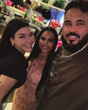 Natti Natasha Instagram - Se pasó de maravilla ! Gracias a todos por aportar amor a esta familia ♥️🫶🏼😍 HappyBirthdayReina @nattinatasha