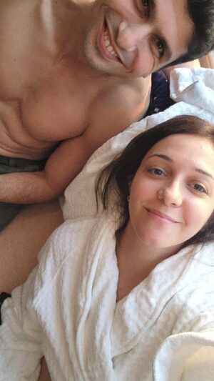 Nauheed Cyrusi Instagram - Happy 8th to us 🤣 ( i did ask for a weighingscale tho )
#anniversary #8 #couplegoals #couple #memes #dailymemes #truestory #giftideas #gift #anniversarygift #anniversarygifts #funnyvideos #relatable #relatablepost #fyp
#explore #love #grateful #memes #exploremore