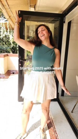 Nauheed Cyrusi Instagram - 2025 here i come!!!
#selfrespect #2025 #explorepage #johnnylever #love #reelsindia #indian #dailyreels #memesdaily #dailymemes #funnyvideos #relatable #fyp #dailymemes #memes #explore