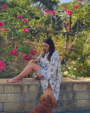 Nauheed Cyrusi Instagram - When the butterfly & me matched ❤️🦋 @shopmulmul how cozy is this set❤️🥰🥹
#winteroutfit #ootd #ootn #warm #cozy #cozyhome #winters #potd #farmlife #farmlifebestlife #love #grateful #indian