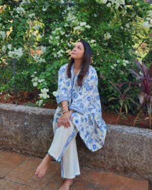 Nauheed Cyrusi Instagram - When the butterfly & me matched ❤️🦋 @shopmulmul how cozy is this set❤️🥰🥹
#winteroutfit #ootd #ootn #warm #cozy #cozyhome #winters #potd #farmlife #farmlifebestlife #love #grateful #indian