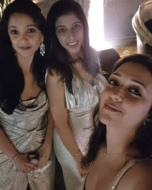 Nauheed Cyrusi Instagram - RIOT 🔥 
Outfit @sharnitanandwana ❤️ ( Thank you for making me this in record time...love you)
Rustom's suit @jeet_tailor ! The BEST in the bizzz
#funtimes #wedding #weddingseason #2024 #whatanight #friendship #love #fyp #explore #exploremore #destinationwedding #fullheart