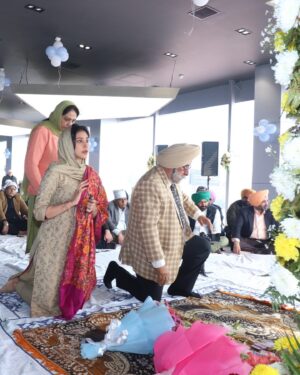 Navneet Kaur Dhillon Instagram - Blessed to have attended the soulful Sri Sukhmani Sahib Path on the auspicious day of Gurupurab at Raj Vehicles’ new Mahindra showroom in Zirakpur. Heartiest congratulations to the entire team for this beautiful beginning! May Waheguru ji’s blessings always guide them toward success, peace and prosperity. 🙏✨

@mahindra_auto @rajvehicleszirakpur @mahindra.rajvehicles @rajvehicles 
.
#Blessings #SukhmaniSahib #SpiritualStart #WaheguruJi #Congratulations #NewBeginnings