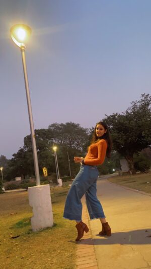 Navneet Kaur Dhillon Instagram - Na tu kite Kho javeen… 🧡💙