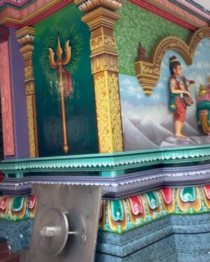 Nazanin Amiri Instagram - “Sri Maha Mariamman”Hindu temple in Malaysia (part2)
My Hindu friends please support your religion by adding this post to your story 🌹
@nazaninamiri_official 
#hindu #temple