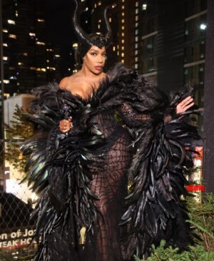 NeNe Leakes Instagram - Swipe: Sometimes a little mystery and magic are all you need  #MaleficentVibes” #happyhalloween  #queen #thebiggestboss #chicagonights #chitown #atimewashad

Thank you to my lil sis @theestallion 
Styled by: @shenell.welch
Dress: @walone
Custom headpiece: @melthetaylor
Pictures @freddyophotos