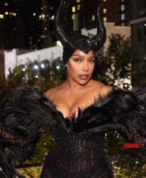 NeNe Leakes Instagram - Swipe: Sometimes a little mystery and magic are all you need  #MaleficentVibes” #happyhalloween  #queen #thebiggestboss #chicagonights #chitown #atimewashad

Thank you to my lil sis @theestallion 
Styled by: @shenell.welch
Dress: @walone
Custom headpiece: @melthetaylor
Pictures @freddyophotos
