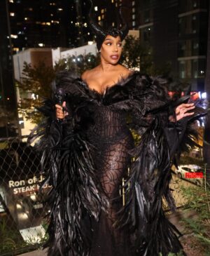 NeNe Leakes Instagram - Swipe: Sometimes a little mystery and magic are all you need  #MaleficentVibes” #happyhalloween  #queen #thebiggestboss #chicagonights #chitown #atimewashad

Thank you to my lil sis @theestallion 
Styled by: @shenell.welch
Dress: @walone
Custom headpiece: @melthetaylor
Pictures @freddyophotos