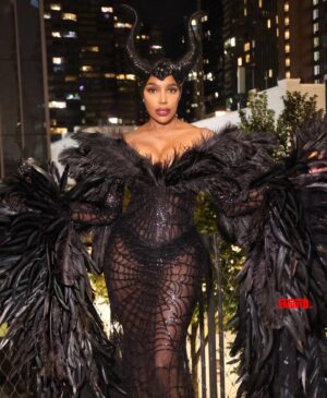 NeNe Leakes Instagram - Swipe: Sometimes a little mystery and magic are all you need  #MaleficentVibes” #happyhalloween  #queen #thebiggestboss #chicagonights #chitown #atimewashad

Thank you to my lil sis @theestallion 
Styled by: @shenell.welch
Dress: @walone
Custom headpiece: @melthetaylor
Pictures @freddyophotos
