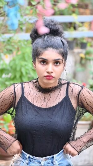 Neerutty Instagram - Black 😍
