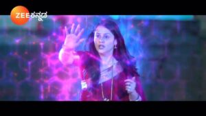 Neetha Ashok Instagram - ದೇವಿನೇ ಎಲ್ಲಾ ಅನ್ನೋ ಅಮ್ಮನಿಗೆ 
ದೇವಿನೇ ಇಲ್ಲ ಅನ್ನೋವ್ಳೇ ಆಧಾರವಾಗೋ ಕಥೆ!