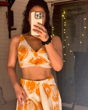 Neha Pednekar Instagram - 🌻❤️⏳