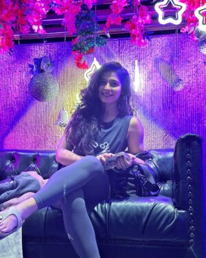 Neha Pednekar Instagram - 🎄❣️🥂⏳🧑‍🎄