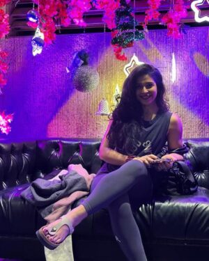 Neha Pednekar Instagram - 🎄❣️🥂⏳🧑‍🎄