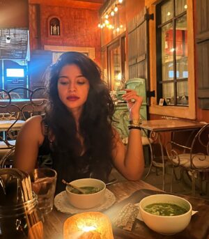Neha Pednekar Instagram - ✌️❤️
