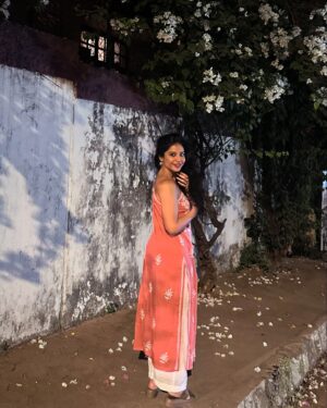 Neha Pednekar Instagram - ⏳☕️🌸