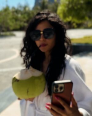 Neha Pednekar Instagram - #throwback VIETNAM 🇻🇳 ❤️
Best coconuts Ever 

@andy_long_nguyen 🥥