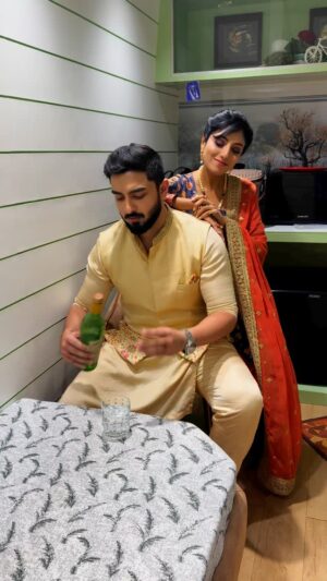 Neha Prajapati Instagram - 2 Ghoot Pila Diya 🤣🤣🤣

#reels #funnyreels