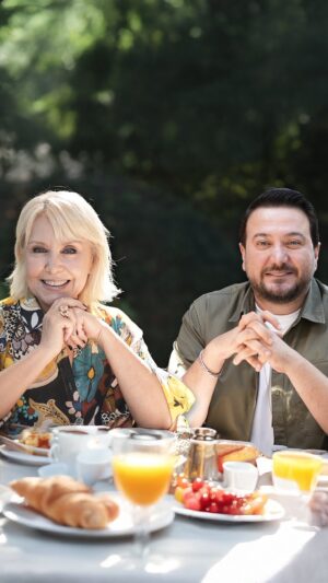 Nergis Kumbasar Instagram - Onur Büyüktopçu ve Nergis Kumbasar, Madame Coco’nun zarif Fransız kahvaltı konseptiyle hazırlanmış büyüleyici sofrasında bir araya geliyor. Kahvaltının büyüleyici atmosferinde, küçük mutlulukların değerini, zarafetin gücünü ve hayata dair ilham verici anları paylaşıyoruz. Madame Coco’nun incelikle tasarlanmış ürünleri eşliğinde, yaşam sanatını yeniden keşfetmeye hazır olun. 🥐✨

Videonun tamamını 4 Aralık Çarşamba saat 19:00'da Madame Coco Youtube kanalından izleyebilirsiniz. 🌸

Hepsi ve daha fazlası için Yaşam Sanatı Madame Coco YouTube kanalımıza abone olmayı ve Çarşamba günü 19.00’da yayınlanacak uzun videoyu ilk izleyenlerden olmak için bildirimlerinizi açmayı unutmayın!