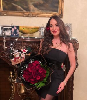 Nermin EL Fee'y Instagram - #_الحمد لله عدت سنه انشاء الله ٢٠٢٥ تبقي افضل وأحسن للكل 🙏🙏🙏🙏# @nermine_elfeky