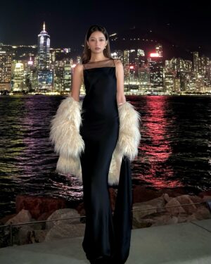 Ng Ka Yan Instagram - VOGUE LOVES HONG KONG, KAYAN LOVES PARTY AND FRIENDS 🩶 happy 5 years old @voguehongkong 

wearing @maisonmargiela @bvlgari 
hair @keith_wong_hair 
makeup @chichili 
styling @yoyokwans