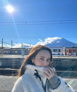 Actress Nicole Ishida HD Photos and Wallpapers January 2025