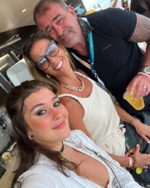 Nicole Orsini Instagram - se os próximos 365 dias forem iguais a virada, vai ser um ano incrível 💙✨😍
melhores momentos do @reveillonemaltomar @promoacaooficial 🥂