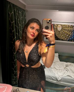 Nicole Orsini Instagram - um agradecimento especial ao roteirista da minha vida que caprichou nos últimos episódios dessa temporada 💋