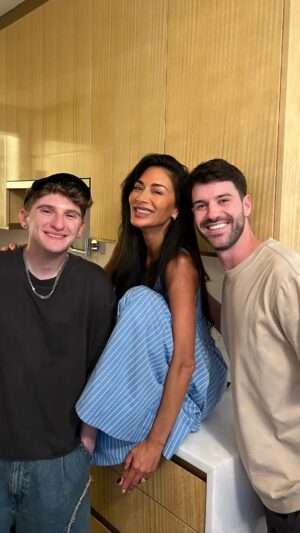Nicole Scherzinger Instagram - we will never get enough of @nicolescherzinger’s voice 🤩🫶🏻 @anthonygargiula #sing #nicolescherzinger #thegreatestshowman 🤍