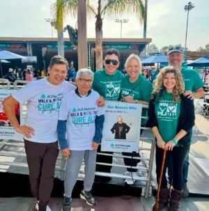 Nicole Stuart Instagram - This past Sunday we walked in memory of Our beloved Mari Winsor at the ALS walk. Most of you know we lost Mari in 2020 to this dreaded disease. But Sunday was a day of coming together, raising money for ALS research, and laughing and reminiscing about Mari. It was a lovely day. 🩵
•
You can still donate: www.alsnetwork.org 🫶🏽
.
.
.
#mariwinsor #pilates #pilatesfamily #pilateslovers #pilateslosangeles #als #findacureforals #fitnessinspo