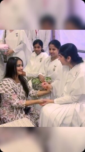 Nidhi Uttam Instagram - Blessed to meet this beautiful angel @bkshivani  before the end of 2024 🙌🏻✨🧿 
Recharged & filled with so much of positive powerful energy which she radiates with her words full of wisdom & life lessons✨♥️ A true angel you are Sister Shivani 👼😇
Om Shanti🧿✨⭐️