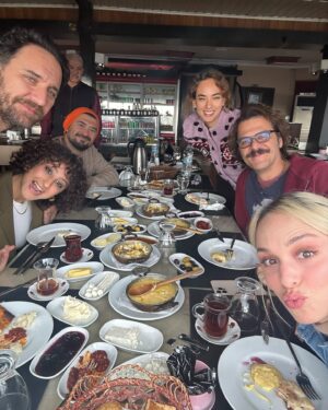 Nilperi Şahinkaya Instagram - bir varmış bir dump'mış🪽