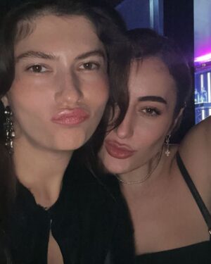 Nilperi Şahinkaya Instagram - bir varmış bir dump'mış🪽