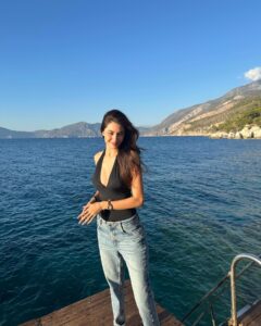 Actress Nilsu Y?lmaz HD Photos and Wallpapers November 2024