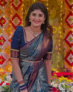 Actress Nimeshika Radhakrishnan HD Photos and Wallpapers January 2025