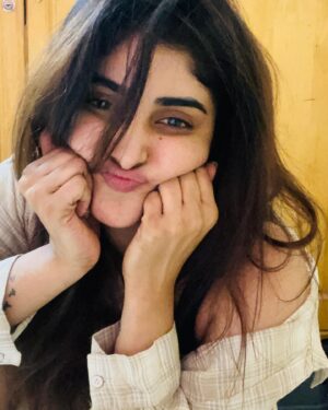 Nimeshika Radhakrishnan Instagram - 😁😁👻👻👾👾🦋