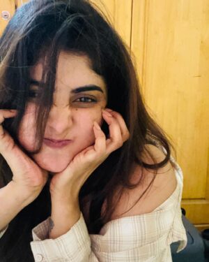 Nimeshika Radhakrishnan Instagram - 😁😁👻👻👾👾🦋