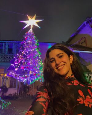 Nimrat Kaur Instagram - Annual Christmas tradition, walking through Ranwar Village with love and lights all around…🎄♥️ Merry Christmas and happy holidays all ✨