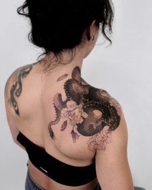 Nina Williams Instagram - 🐉 🐦‍🔥 

Just finished a dragon tattoo for Nina, an amazing climber. I did her phoenix before—always great to collaborate with her!

Dragon tattoo

#tattoo #tattooart #tattooideas #orientaltattoo #orientaltattoos #animaltattoo #animaltattoos #dragontattoo #dragontattoos #latattoo #latattooartist