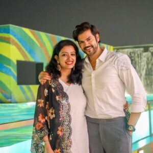 Nisha Krishnan Instagram - 10 years ago this day, when i went down on my knees to ask you the most important question of my Life, and you said 'I Do too' 😍❤️

#December20
#ProposalAnniversary
#10Years
#10thProposalAnniversary
#fromNowTilForever
#lifeisbeautiful
#lovelifelaughter