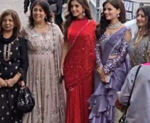 Nishi Saxena Instagram - Thank you, London, for all the love and warmth! Being here for the first time as a guest has been an incredible experience, and I’m so grateful for each moment shared with all of you. Wishing everyone a Diwali filled with light, love, and endless joy. May this festival bring new beginnings, happiness, and prosperity to us all. 🪔✨ #HappyDiwali #GratefulHeart #LondonDiwali