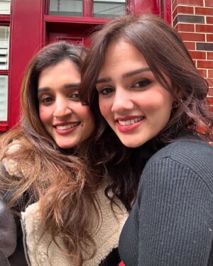 Nishi Saxena Instagram - London with Homie 🫶💕
