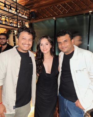 Nishi Saxena Instagram - An unforgettable night celebrating two milestones! 🎉 Happy Birthday to our amazing director, @romeshkalra sir and huge congratulations to Raj Sir on the grand launch of Sardarji Haveli! 🥂 Thank you, @rajan.shahi.543 sir for hosting such a wonderful evening..It was so heartwarming reuniting with everyone..Blessed to be a part of the DKP family! ❤️✨