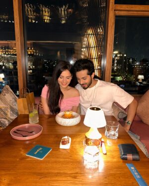 Nishi Saxena Instagram - Good food, great vibes, and the city lights ✨🍴 

#DinnerDiaries #citynights #nightout #goodcompany #goodvibes #citylights #nishisaxenaa #sagarparekh #goodfood